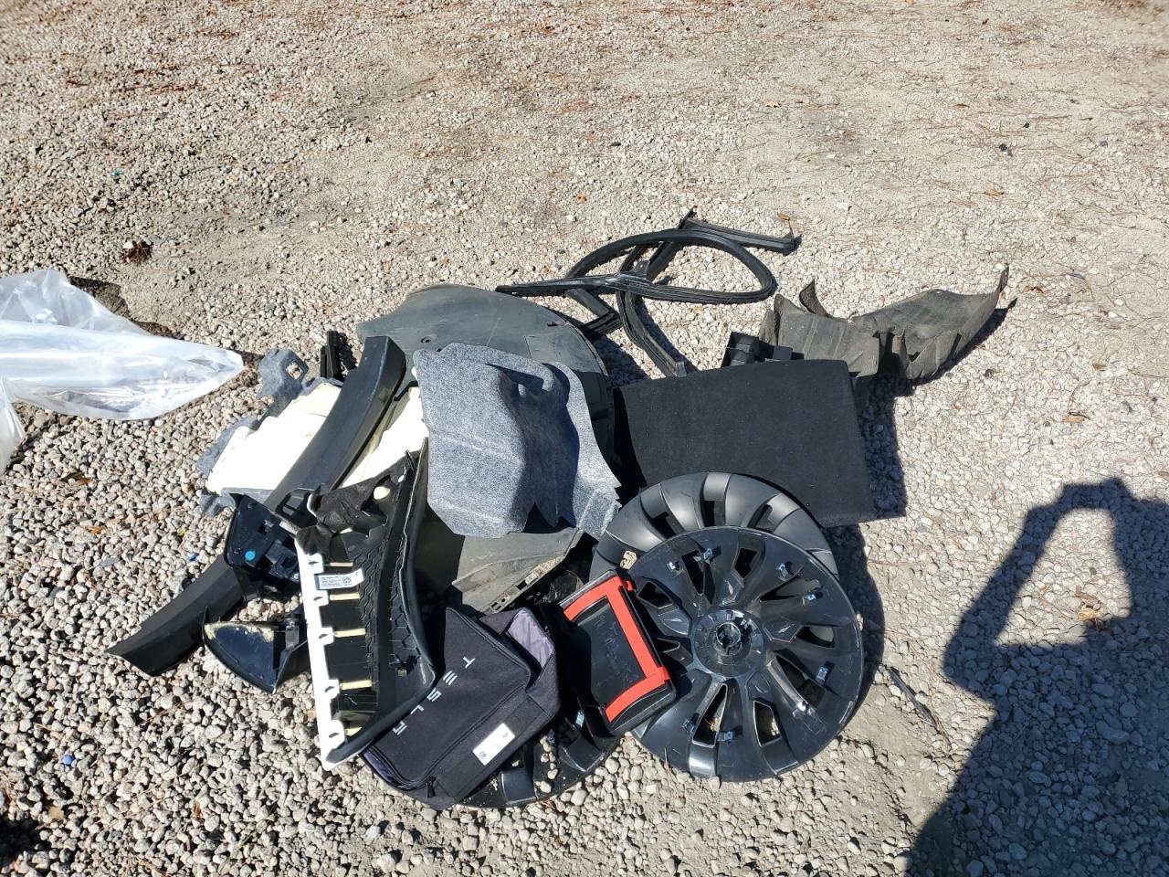 2020 Tesla Model 3 VIN: 5YJ3E1EAXLF614937 Lot: 82687505