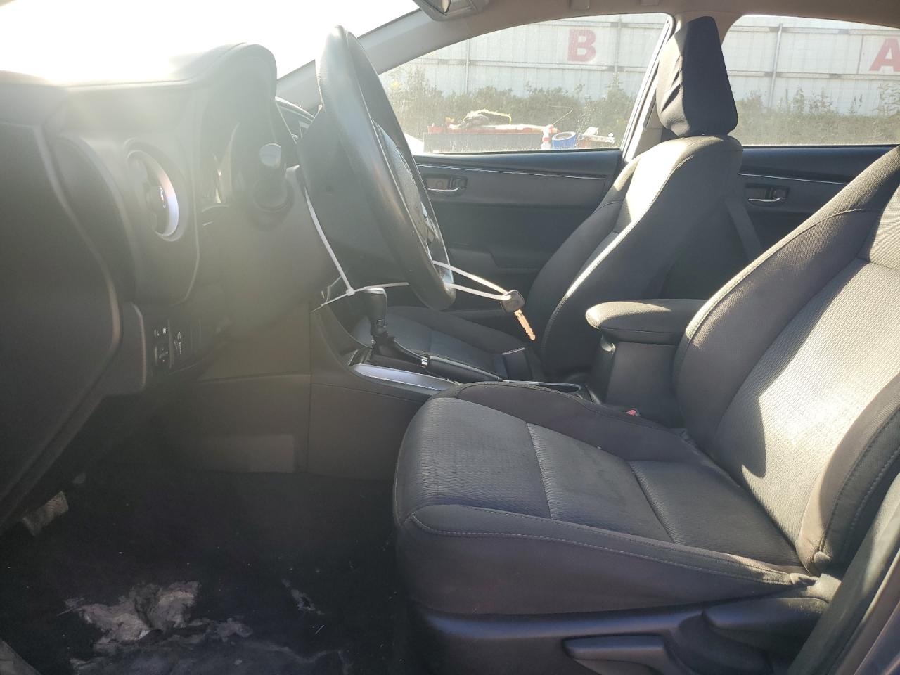 2017 Toyota Corolla L VIN: 5YFBURHE1HP605566 Lot: 86124705