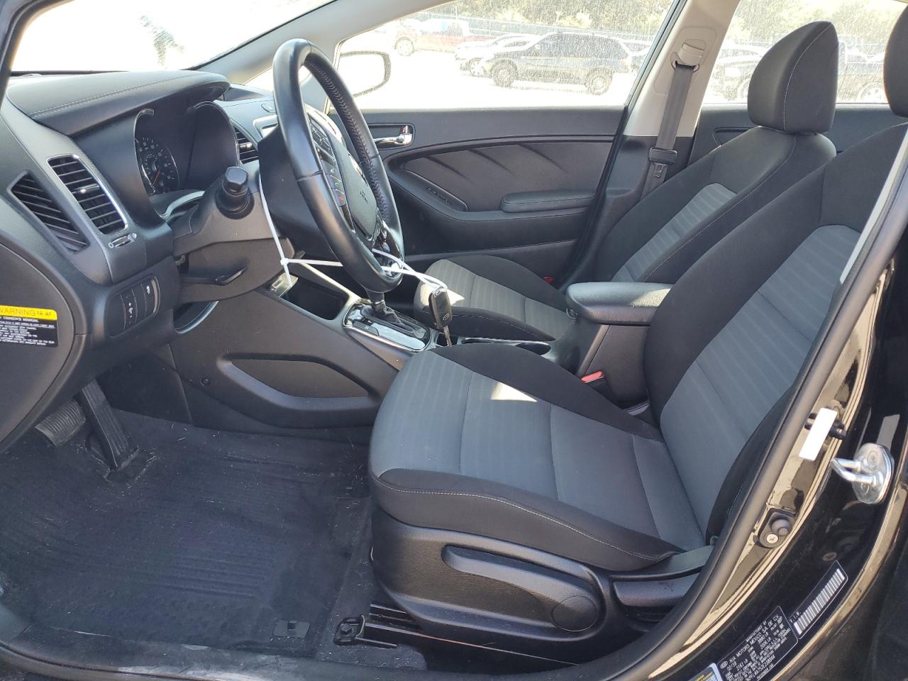 2018 Kia Forte Lx VIN: 3KPFL4A75JE238844 Lot: 84771915