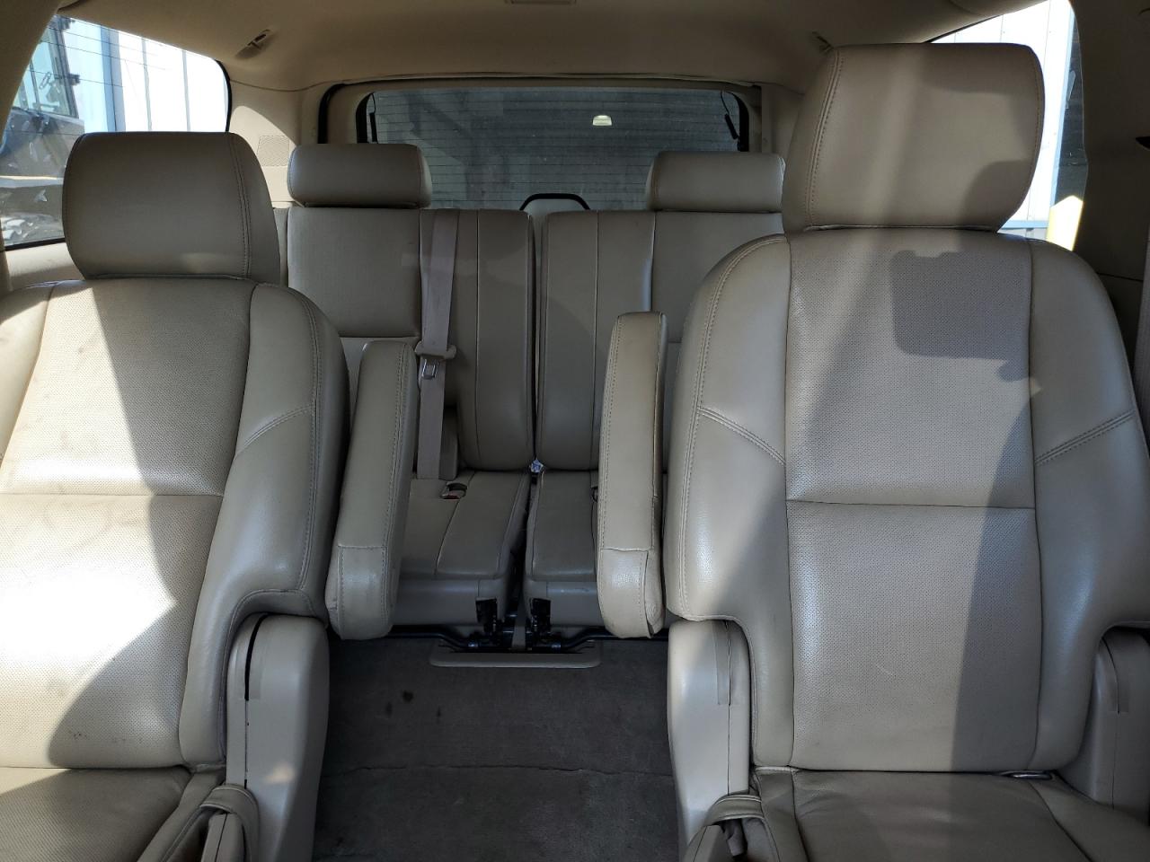 2011 Chevrolet Suburban K1500 Ltz VIN: 1GNSKKE32BR172165 Lot: 84960505