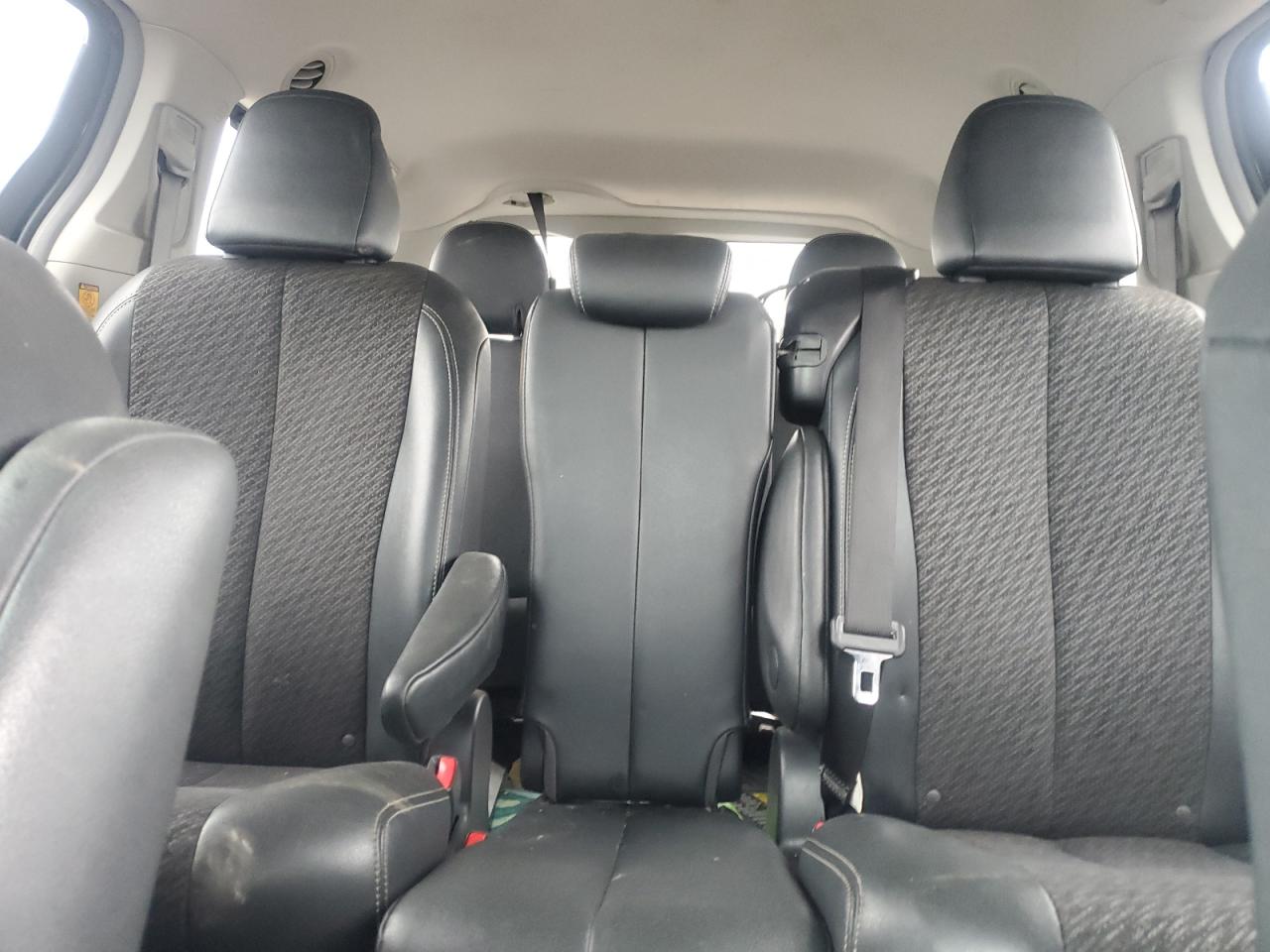 2011 Toyota Sienna Sport VIN: 5TDXK3DC2BS145037 Lot: 85851475