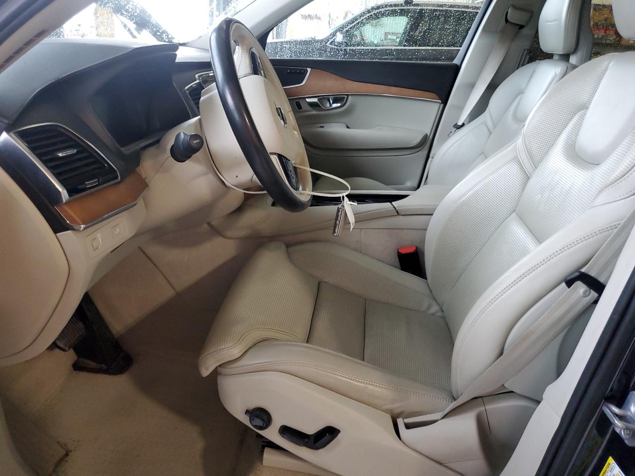 2016 Volvo Xc90 T6 VIN: YV4A22PL1G1017188 Lot: 85515615