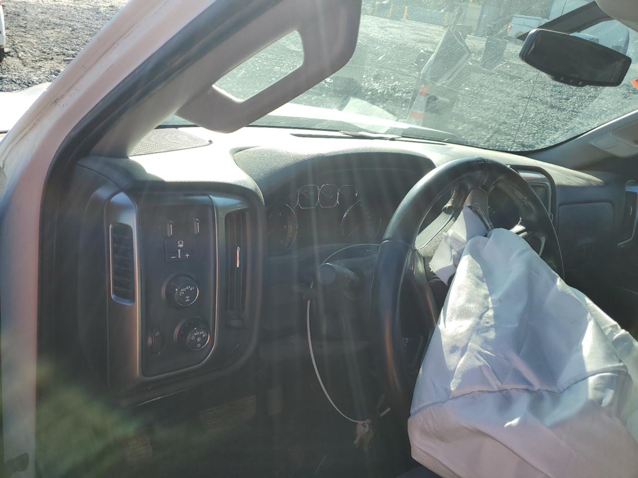 2018 Chevrolet Silverado K1500 Lt VIN: 3GCUKREC9JG609278 Lot: 81902395