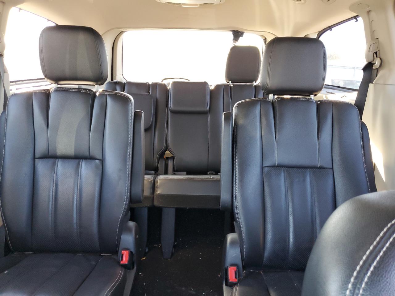 2014 Chrysler Town & Country Touring L VIN: 2C4RC1CG8ER133437 Lot: 89544415