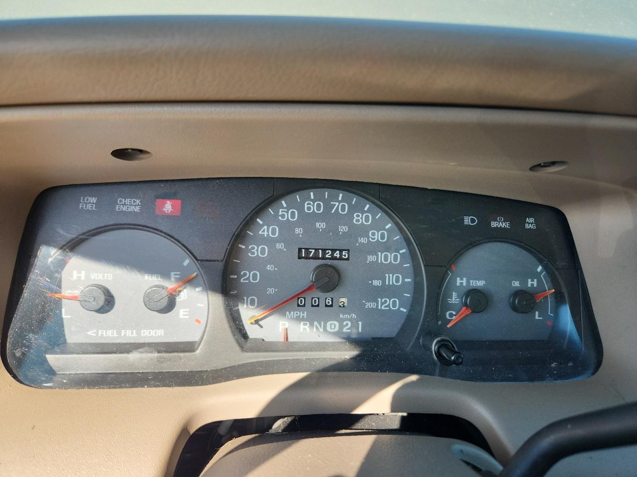 2004 Mercury Grand Marquis Gs VIN: 2MEFM74W64X672754 Lot: 87010225