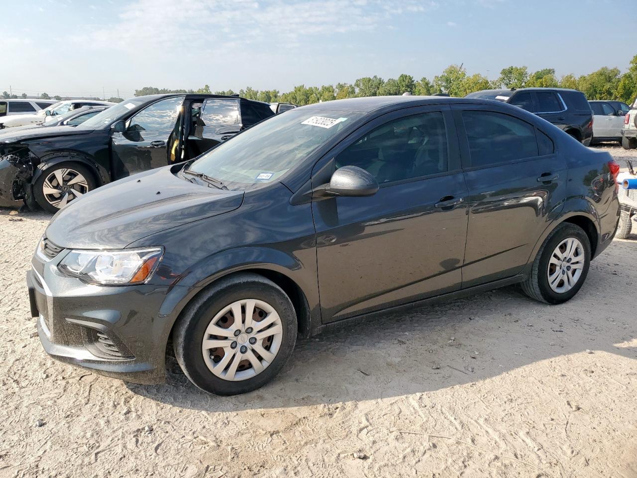 CHEVROLET SONIC 2020. Lot# 81923025. VIN 1G1JB5SB2L4121578. Photo 1