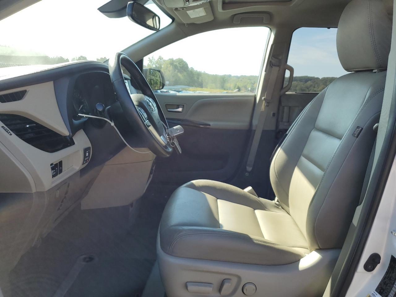 2019 Toyota Sienna Xle VIN: 5TDYZ3DC0KS991845 Lot: 84635015