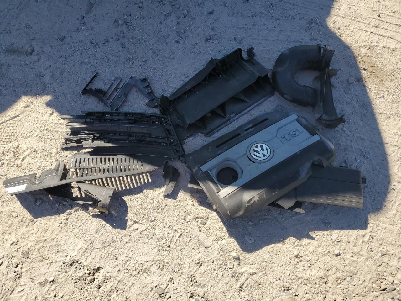 2015 Volkswagen Tiguan S VIN: WVGBV7AX7FW504996 Lot: 82286655