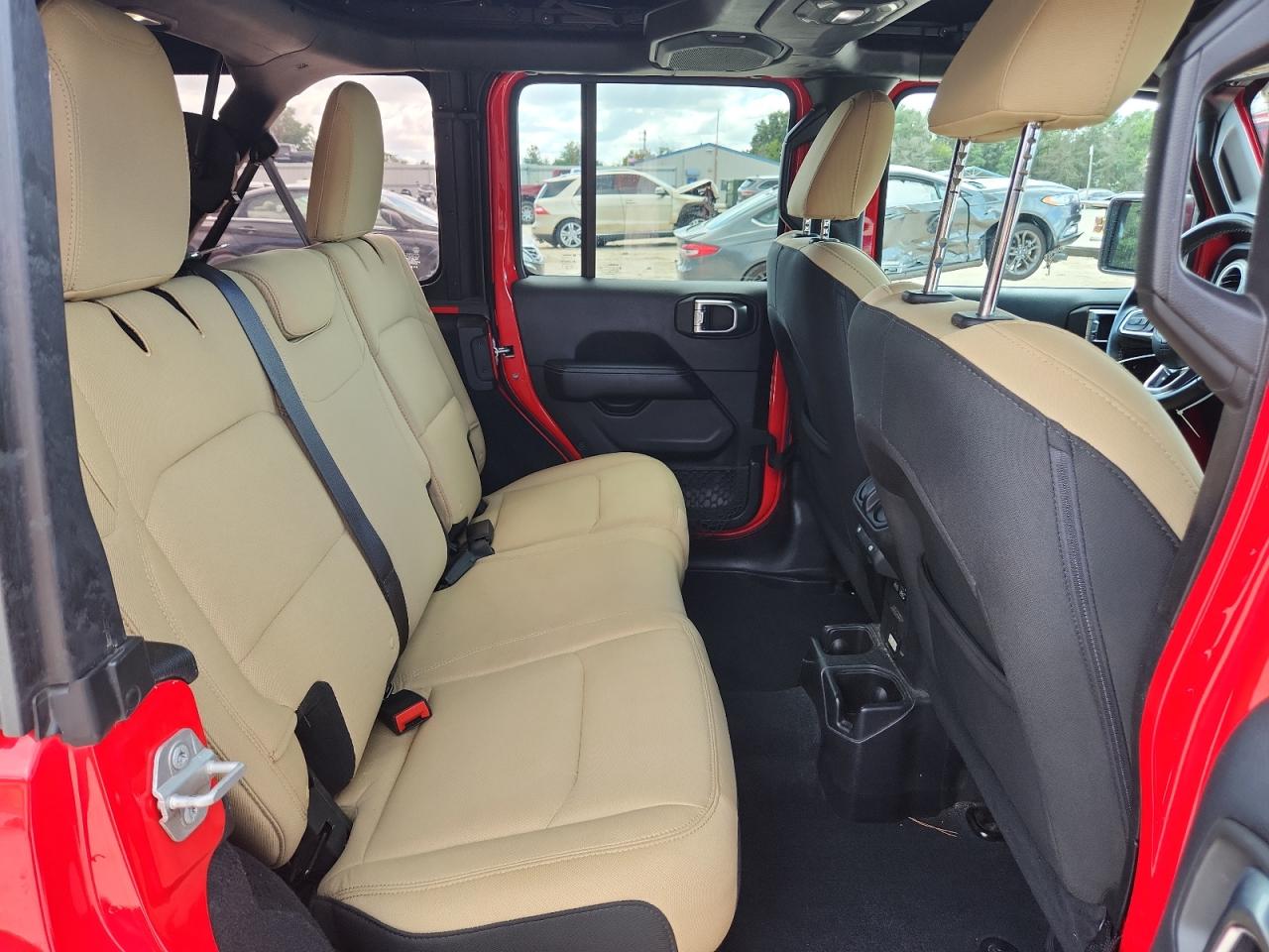 2018 Jeep Wrangler Unlimited Sahara VIN: 1C4HJXEG8JW323631 Lot: 82259795