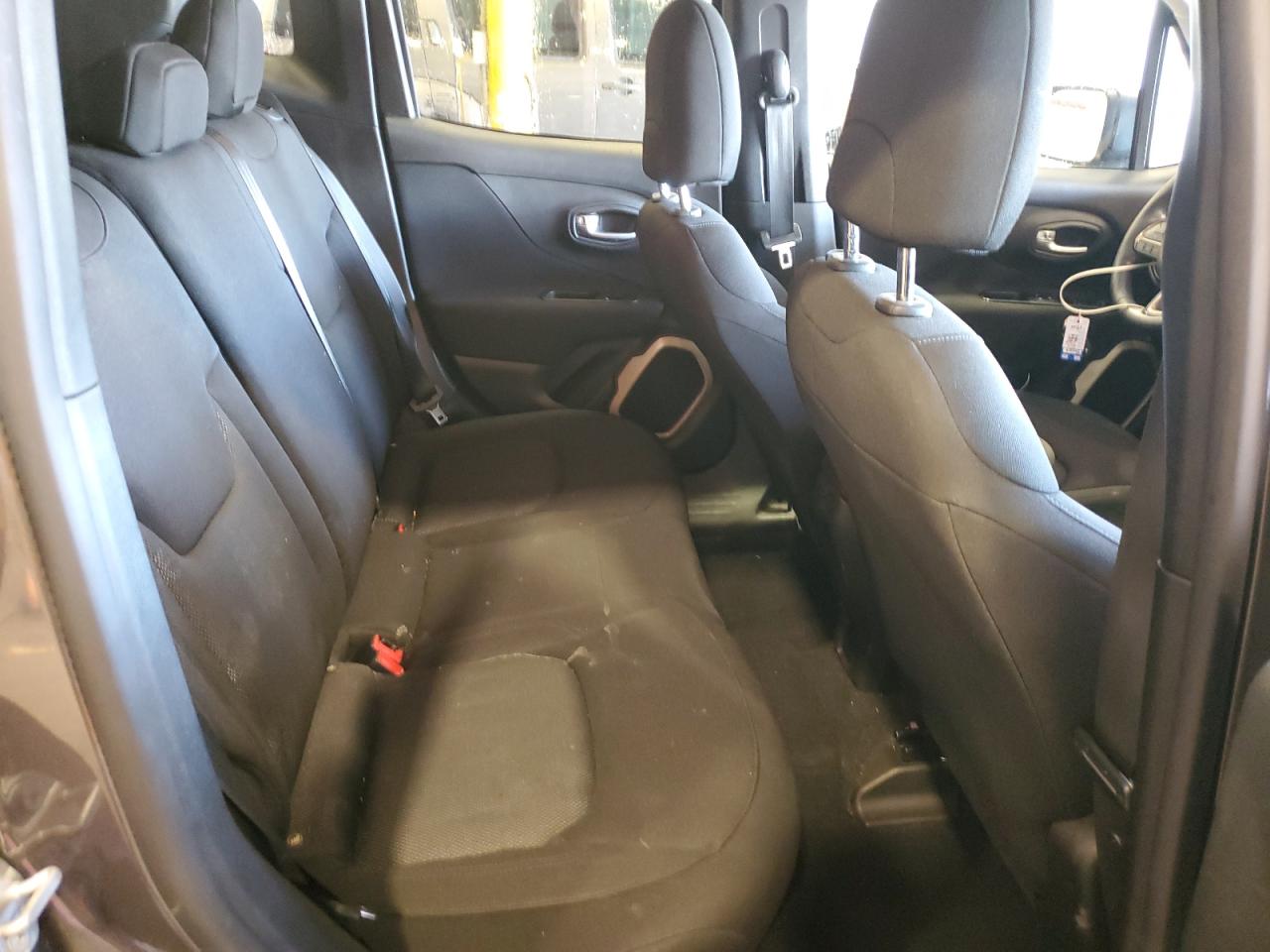 2017 Jeep Renegade Sport VIN: ZACCJBAB8HPG19165 Lot: 85844335