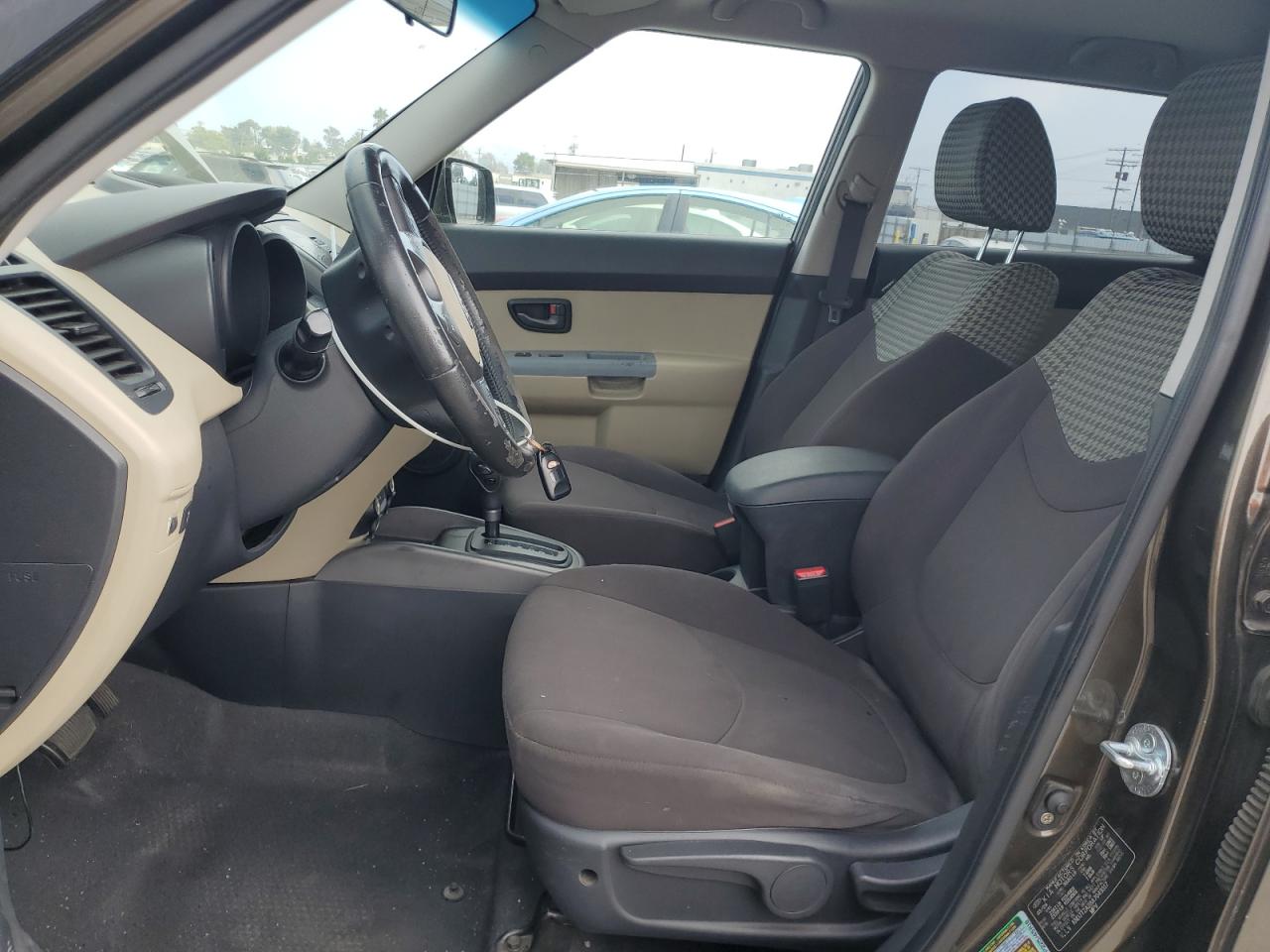 2010 Kia Soul + VIN: KNDJT2A28A7049317 Lot: 85653765