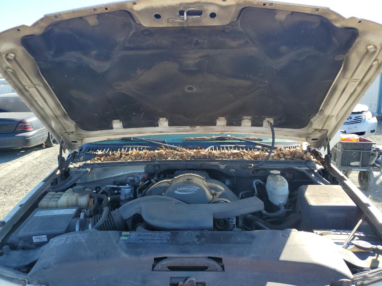 2005 Cadillac Escalade Luxury VIN: 1GYEK63N25R124438 Lot: 84993905