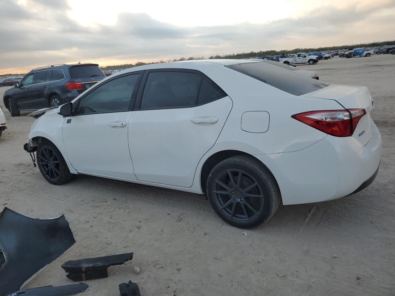 2016 Toyota Corolla L VIN: 5YFBURHE9GP397211 Lot: 90079795