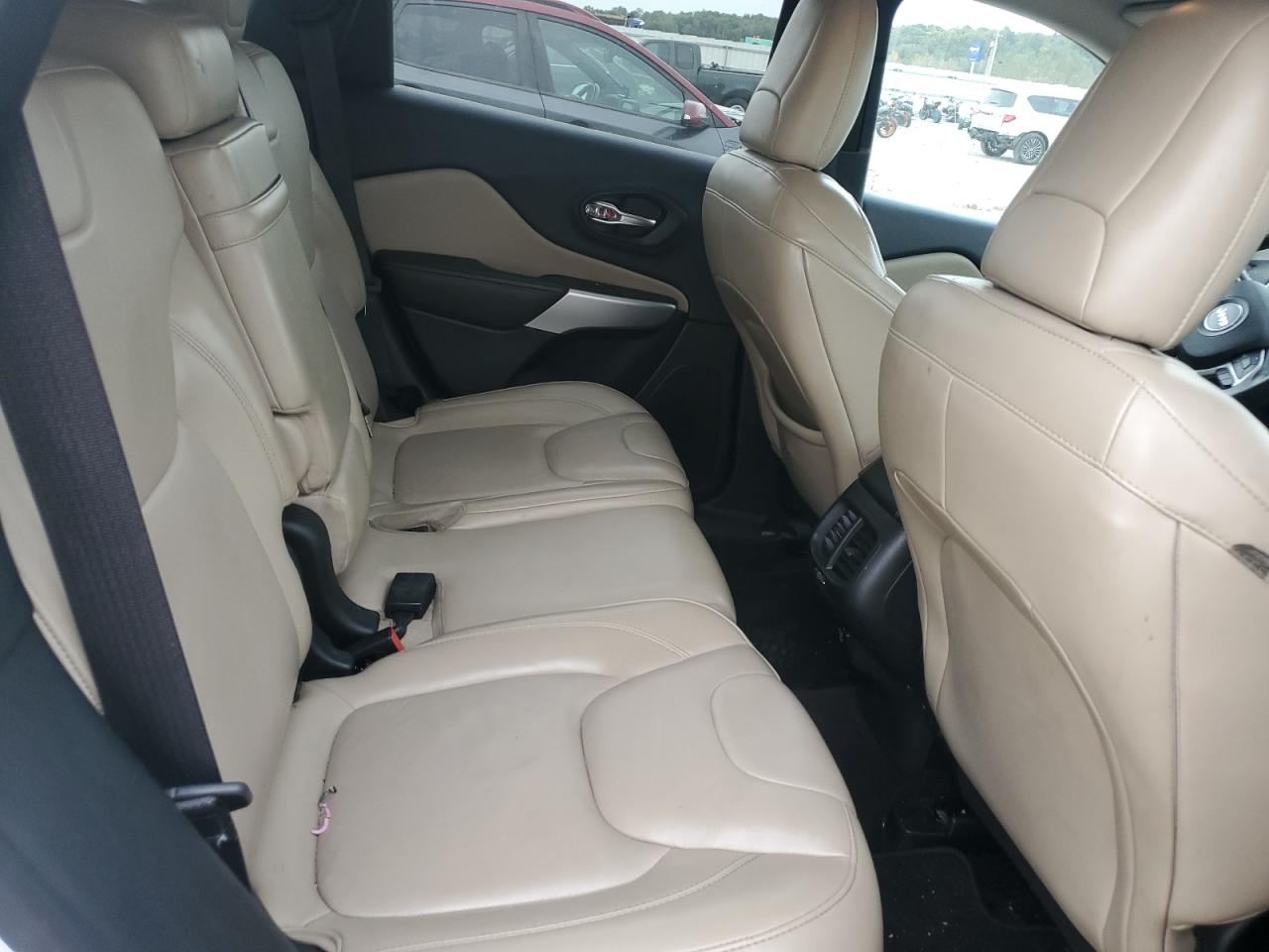 2018 Jeep Cherokee Limited VIN: 1C4PJLDB8JD561761 Lot: 82623455