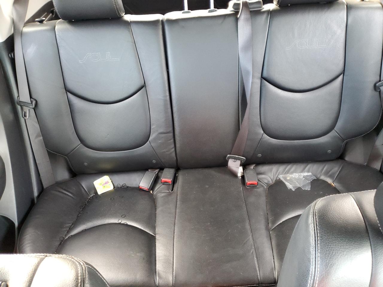 2011 Kia Soul + VIN: KNDJT2A2XB7724084 Lot: 82506375