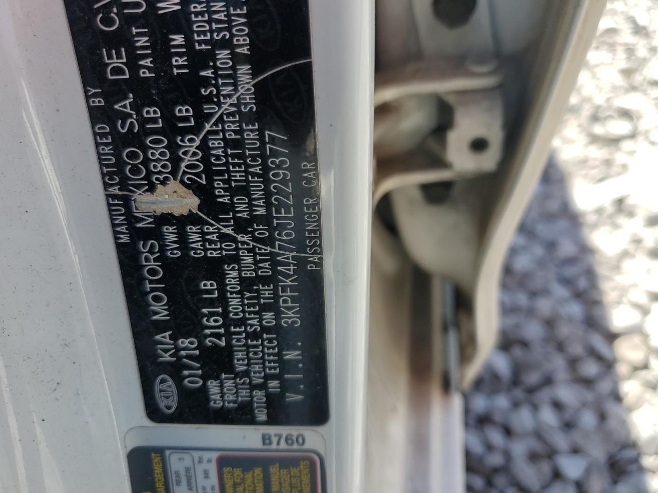 2018 Kia Forte Lx VIN: 3KPFK4A76JE229377 Lot: 89560945