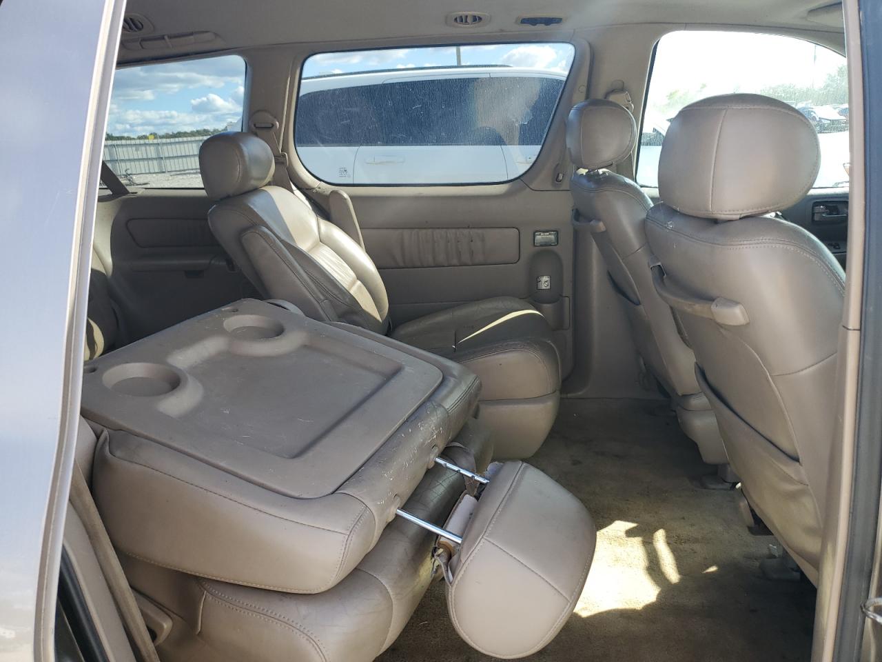 1998 Toyota Sienna Le VIN: 4T3ZF13C4WU065777 Lot: 85560775