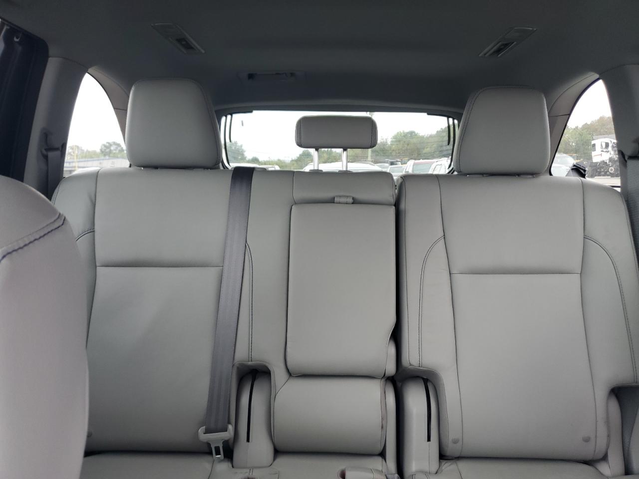 2016 Toyota Highlander Xle VIN: 5TDJKRFH0GS327215 Lot: 82236685