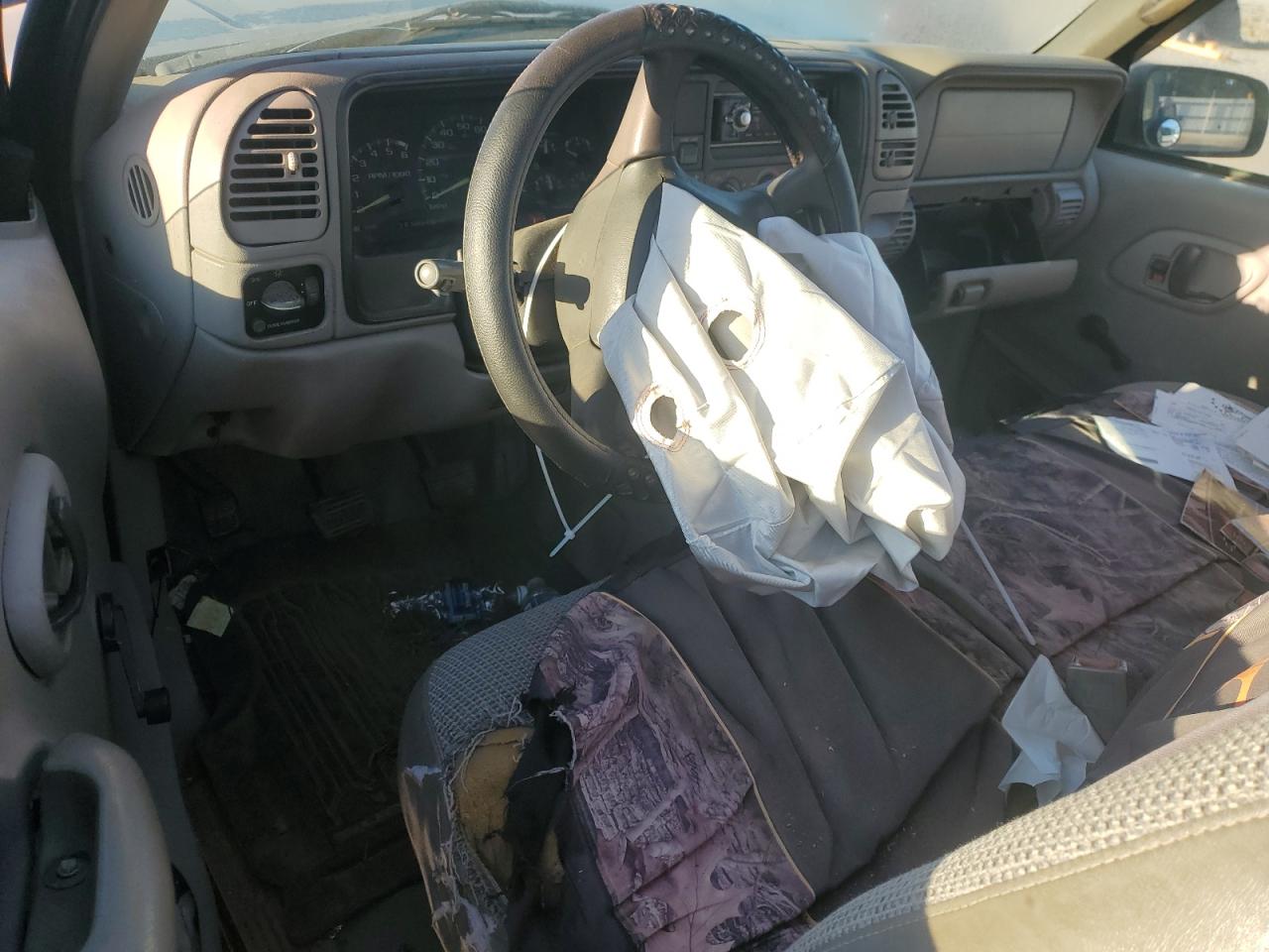 1998 Chevrolet Gmt-400 K1500 VIN: 1GCEK14W8WZ264267 Lot: 89725365