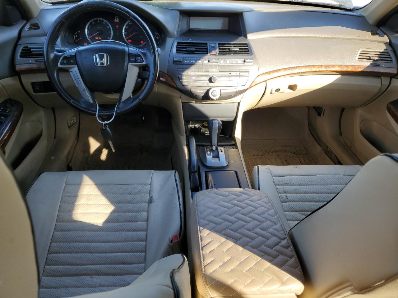 2010 Honda Accord Exl VIN: 1HGCP3F83AA004872 Lot: 82640105