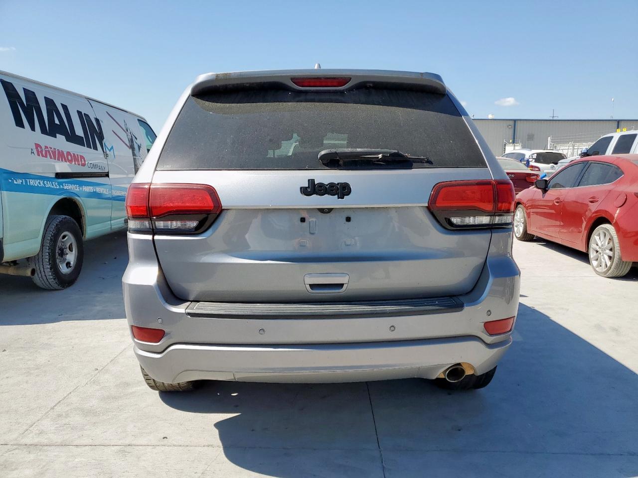 2018 Jeep Grand Cherokee Laredo VIN: 1C4RJEAGXJC489097 Lot: 81650455