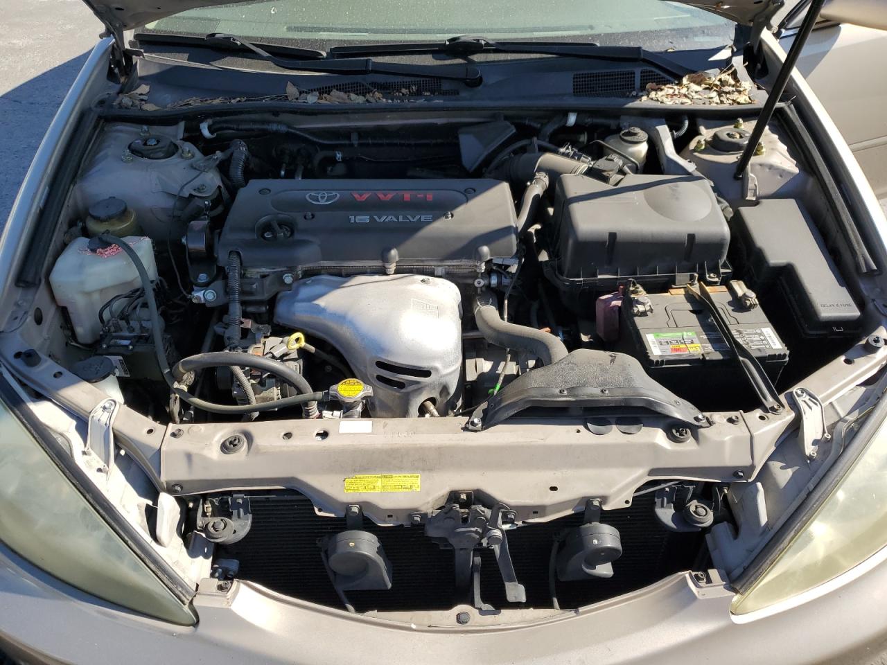 2004 Toyota Camry Le VIN: 4T1BE32K04U290096 Lot: 82288265