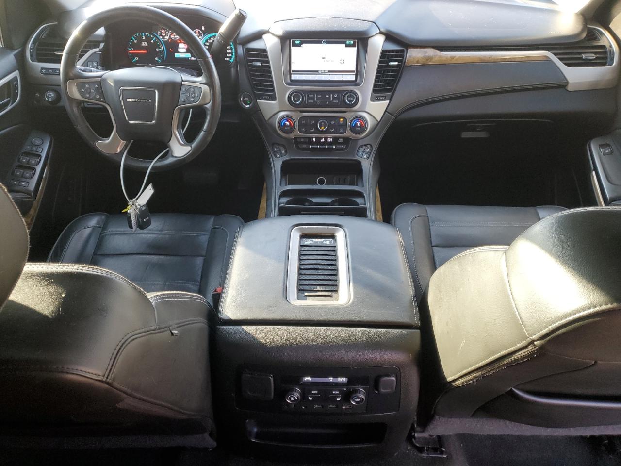 2017 GMC Yukon Xl Denali VIN: 1GKS2HKJ4HR121763 Lot: 87456035