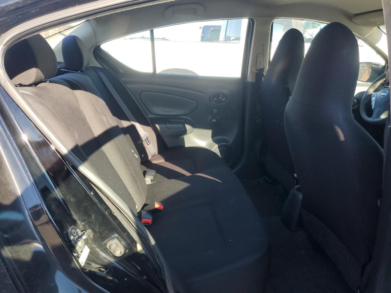 2015 Nissan Versa S VIN: 3N1CN7APXFL808356 Lot: 82497715
