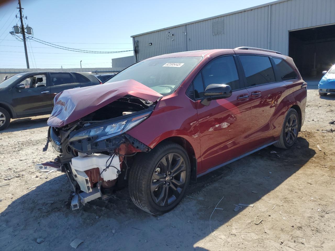 2025 Toyota Sienna Xse