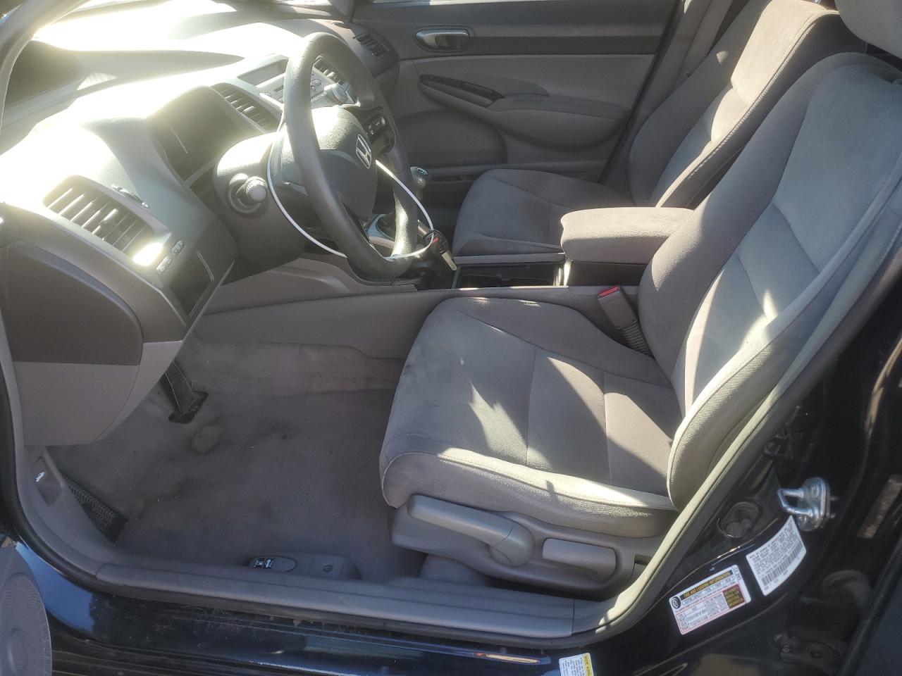 2007 Honda Civic Lx VIN: 1HGFA15517L079299 Lot: 84725385