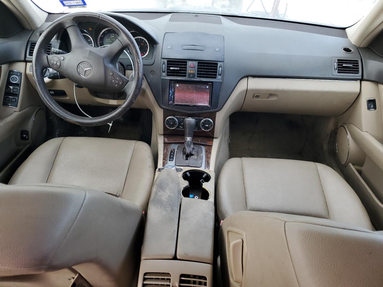 2010 Mercedes-Benz C 300 VIN: WDDGF5EB2AR121748 Lot: 82470905