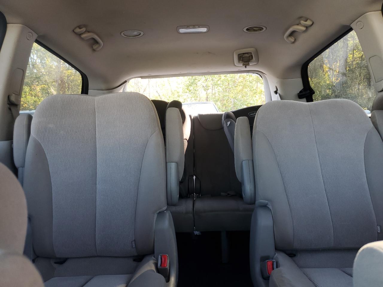 2011 Kia Sedona Lx VIN: KNDMG4C77B6404006 Lot: 84786095