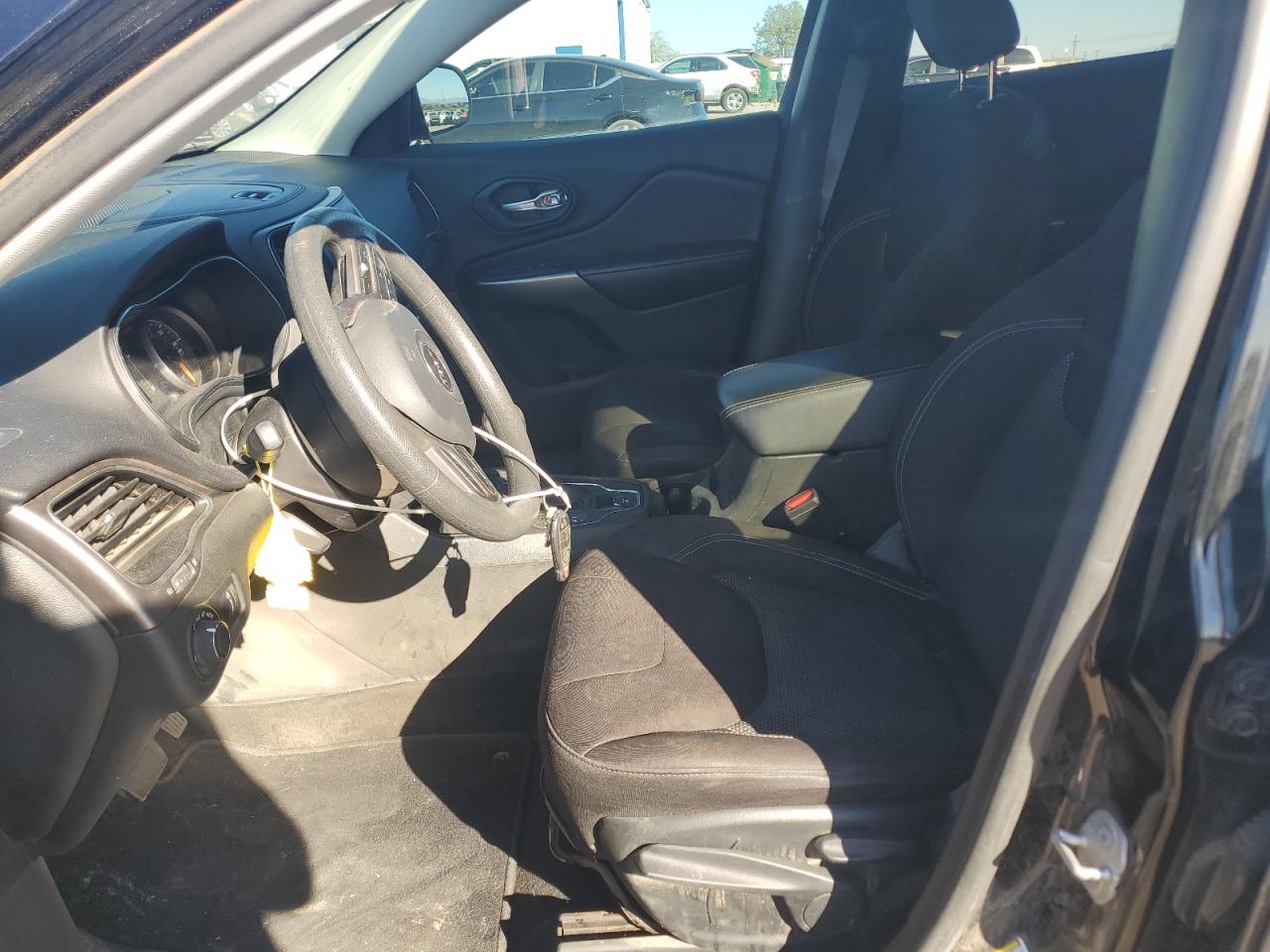 2020 Jeep Cherokee Latitude VIN: 1C4PJLCB2LD596543 Lot: 87452195