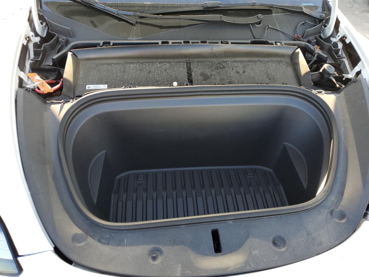 2023 Tesla Model Y VIN: 7SAYGDEE2PA085770 Lot: 89914815