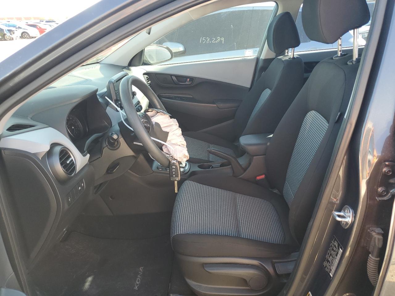 2021 Hyundai Kona Se VIN: KM8K12AA6MU611735 Lot: 81157595
