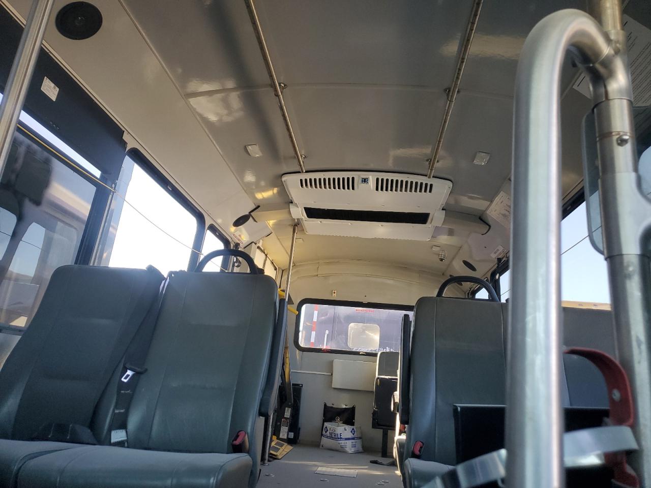 2018 Ford Econoline E450 Super Duty Cutaway Van VIN: 1FDFE4FS7JDC36095 Lot: 87280215