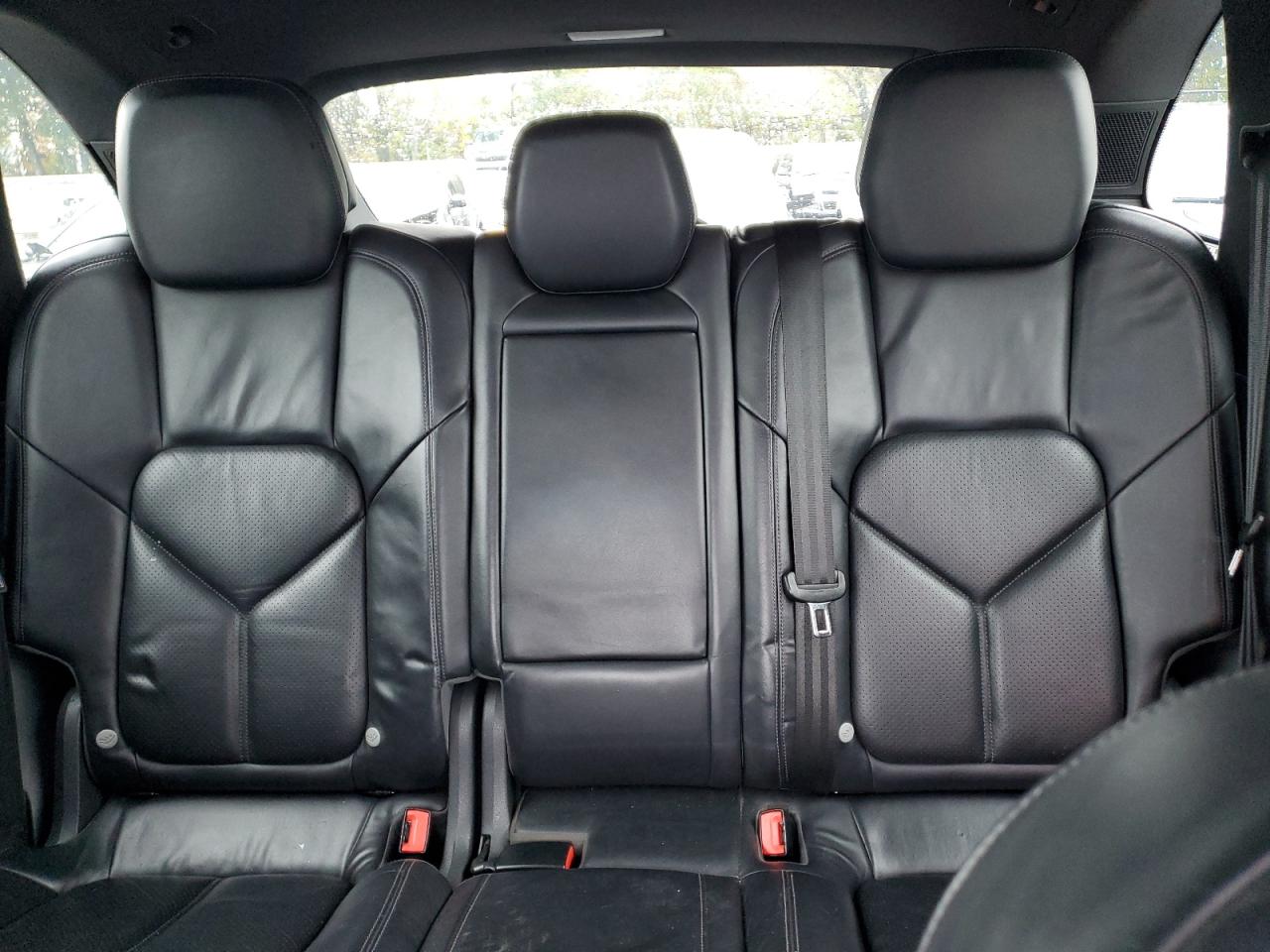 2011 Porsche Cayenne S VIN: WP1AB2A2XBLA55985 Lot: 84407915