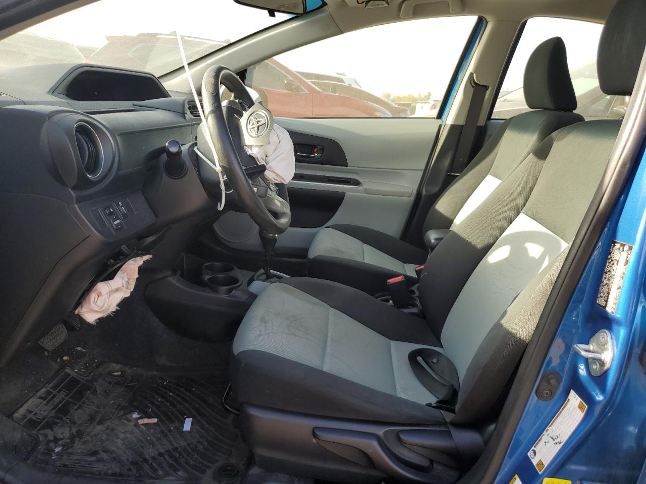 2014 Toyota Prius C VIN: JTDKDTB31E1558950 Lot: 81863215