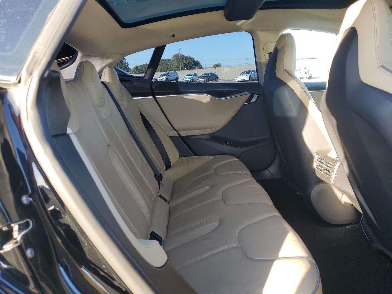 2013 Tesla Model S VIN: 5YJSA1DP9DFP17605 Lot: 82552435