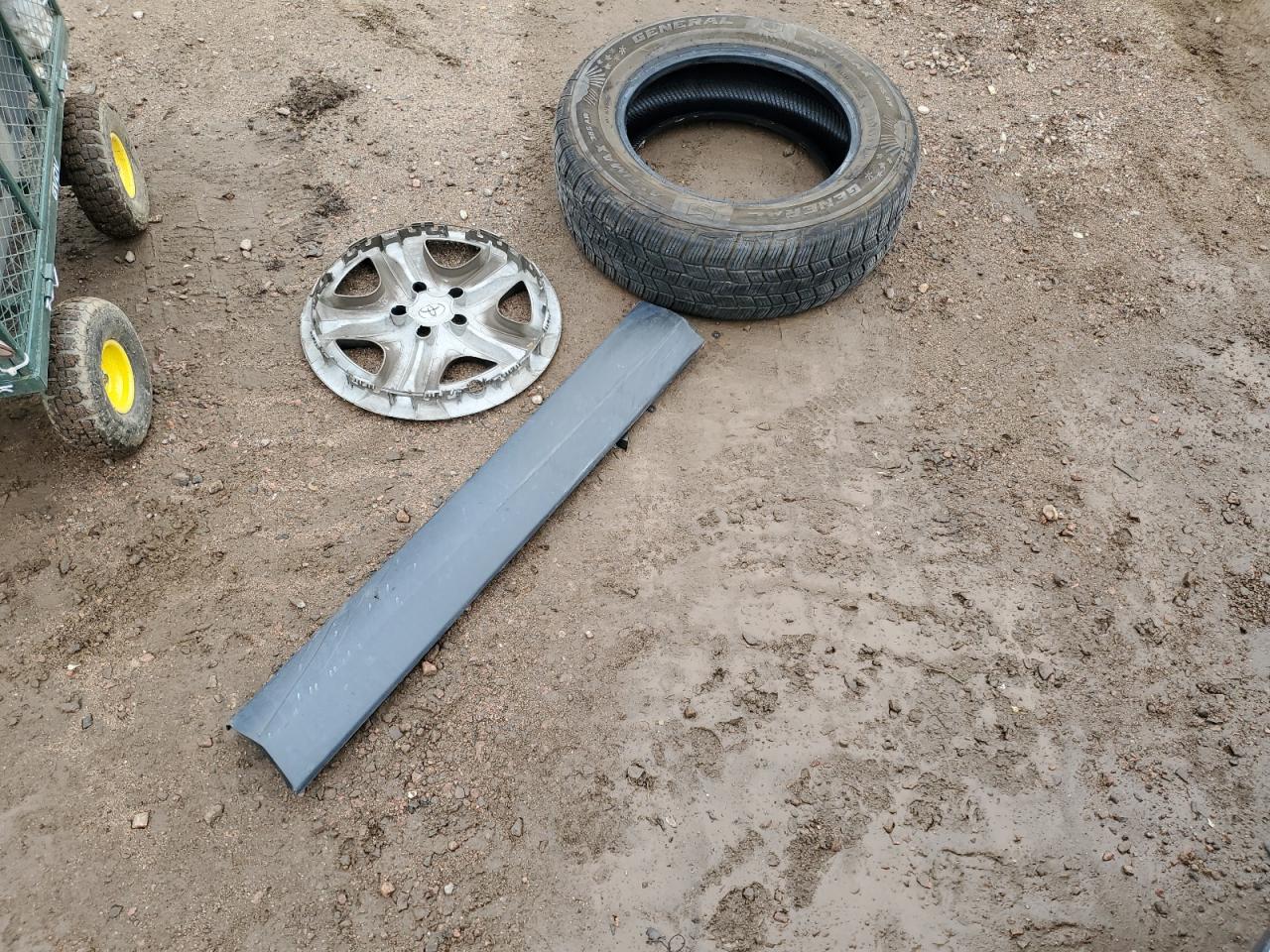 2018 Toyota Rav4 Le VIN: JTMBFREV2JJ212524 Lot: 82273485