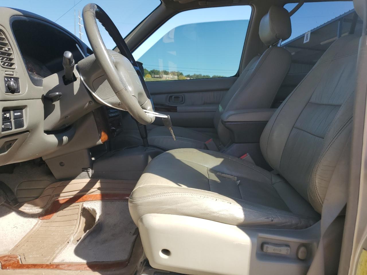 2000 Infiniti Qx4 VIN: JNRAR07Y1YW076387 Lot: 81458505