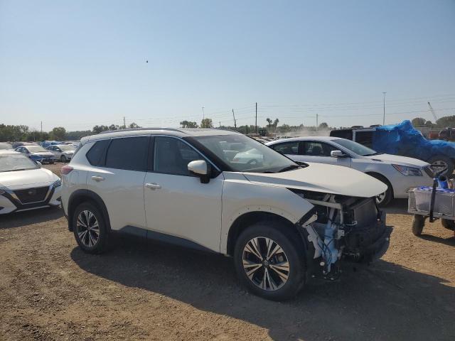  NISSAN ROGUE 2021 Белы