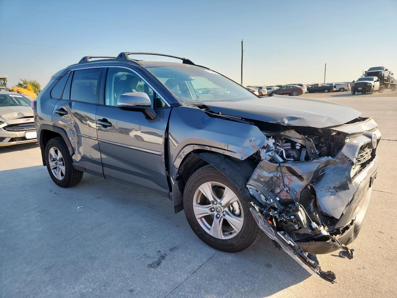 2025 Toyota Rav4 Xle VIN: 2T3W1RFV8SW401907 Lot: 82453525