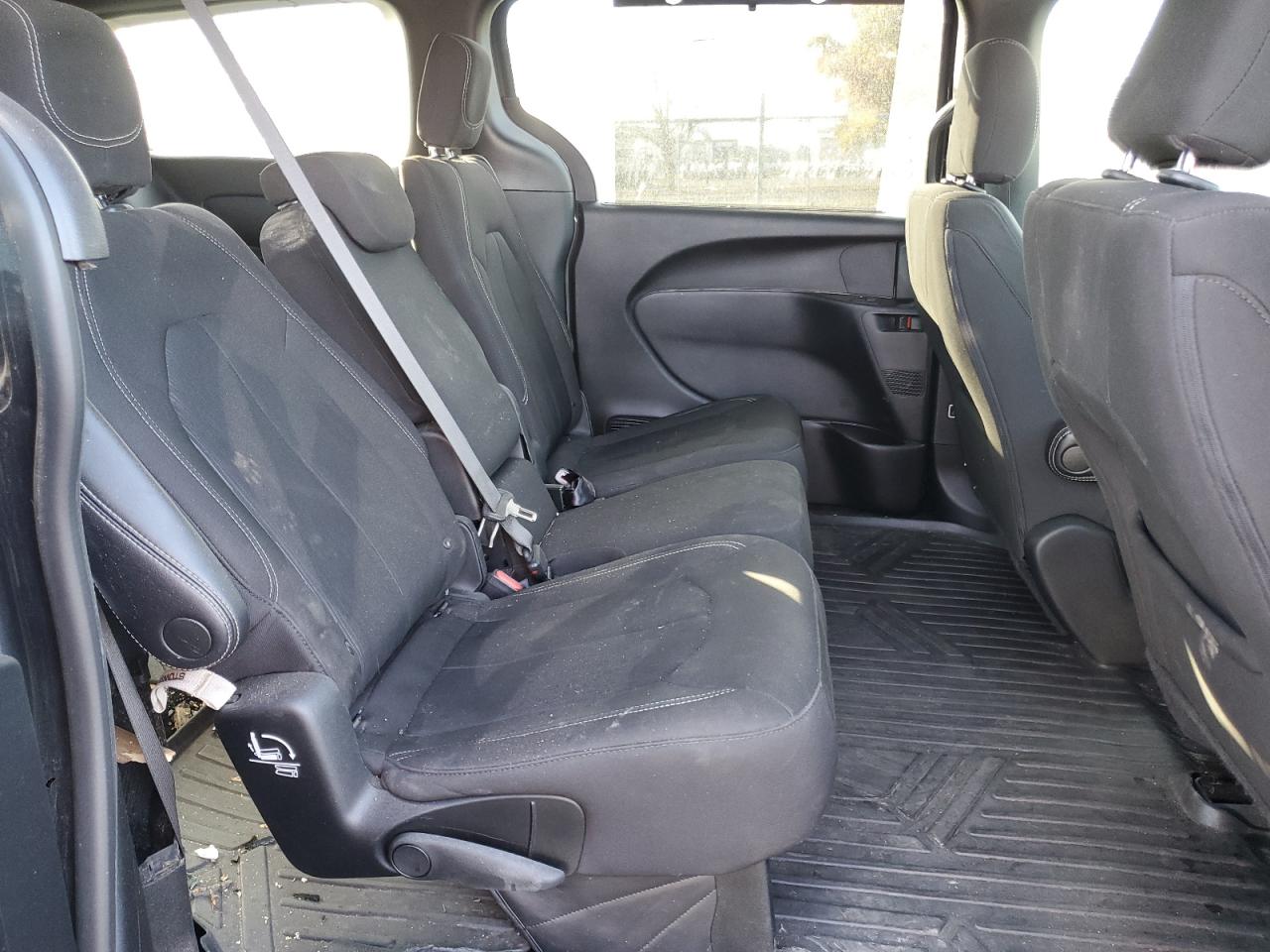 2021 Chrysler Pacifica Touring VIN: 2C4RC1FG7MR571893 Lot: 89736705