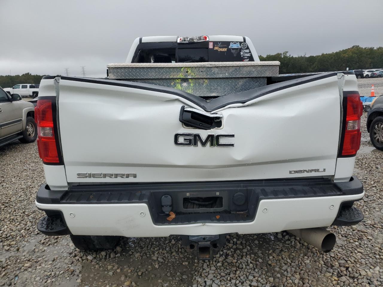 2017 GMC Sierra K2500 Denali VIN: 1GT12UEY6HF108426 Lot: 90340145