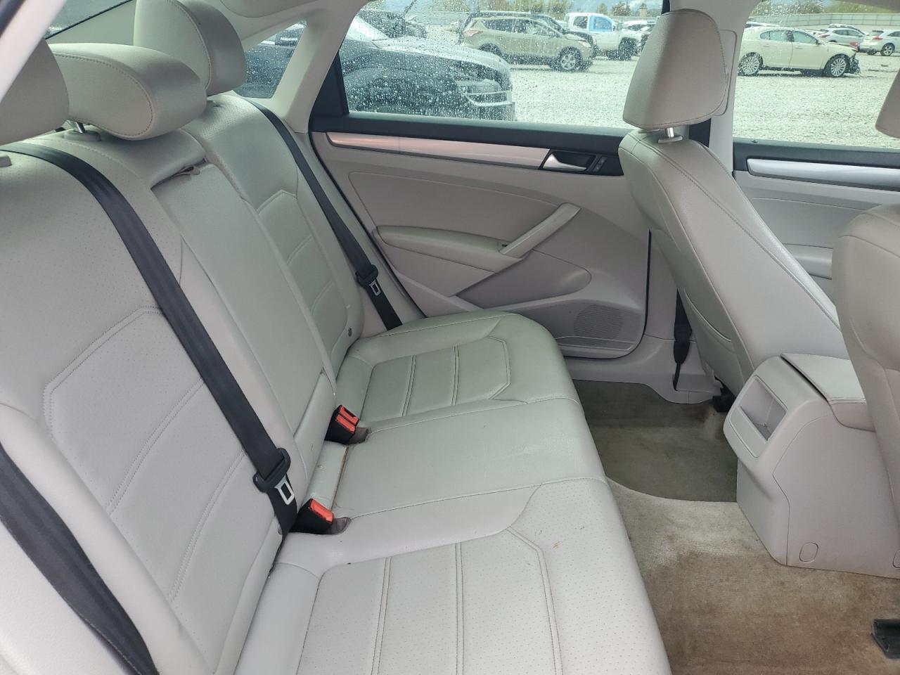 2015 Volkswagen Passat S VIN: 1VWAS7A35FC121823 Lot: 86104435