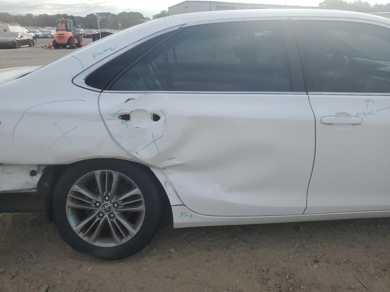 2016 Toyota Camry Le VIN: 4T1BF1FK4GU124647 Lot: 84657375