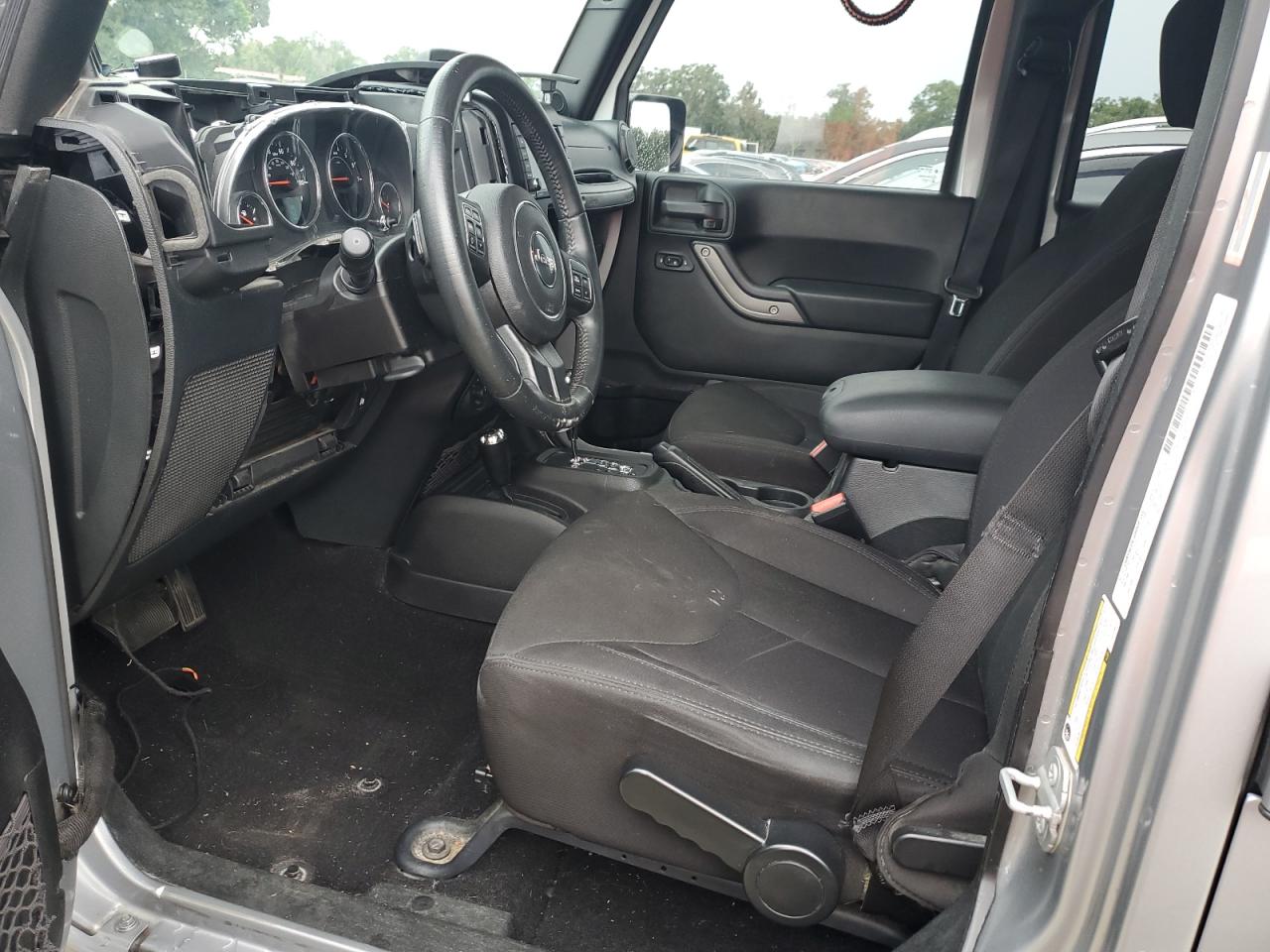 2014 Jeep Wrangler Unlimited Sport VIN: 1C4BJWDG2EL218415 Lot: 85104895