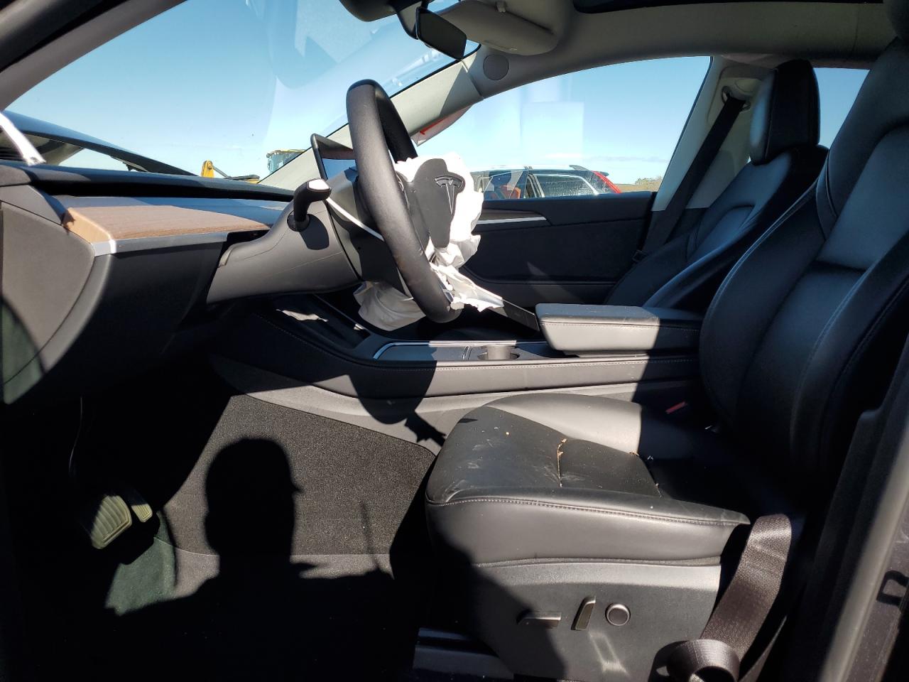 2024 Tesla Model Y VIN: 7SAYGDEE0RA275764 Lot: 82629045