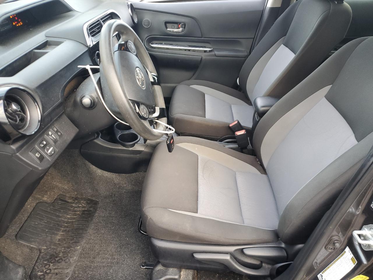 2018 Toyota Prius C VIN: JTDKDTB3XJ1603491 Lot: 90549565